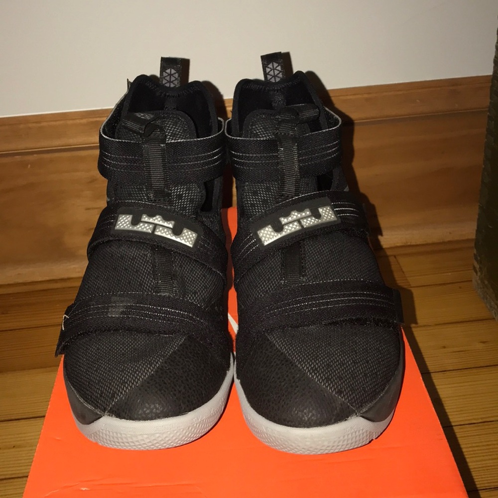 Lebron Soldier 10